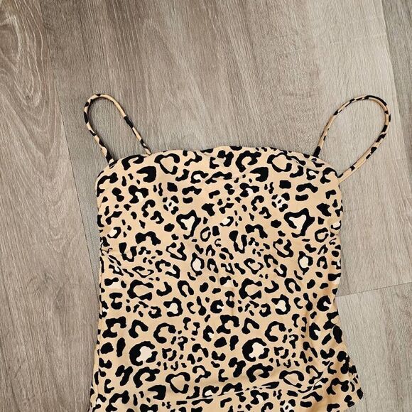Hollister XS Leopard Print Ome pieceāSwimsuit Square neckline - Picture 3 of 5